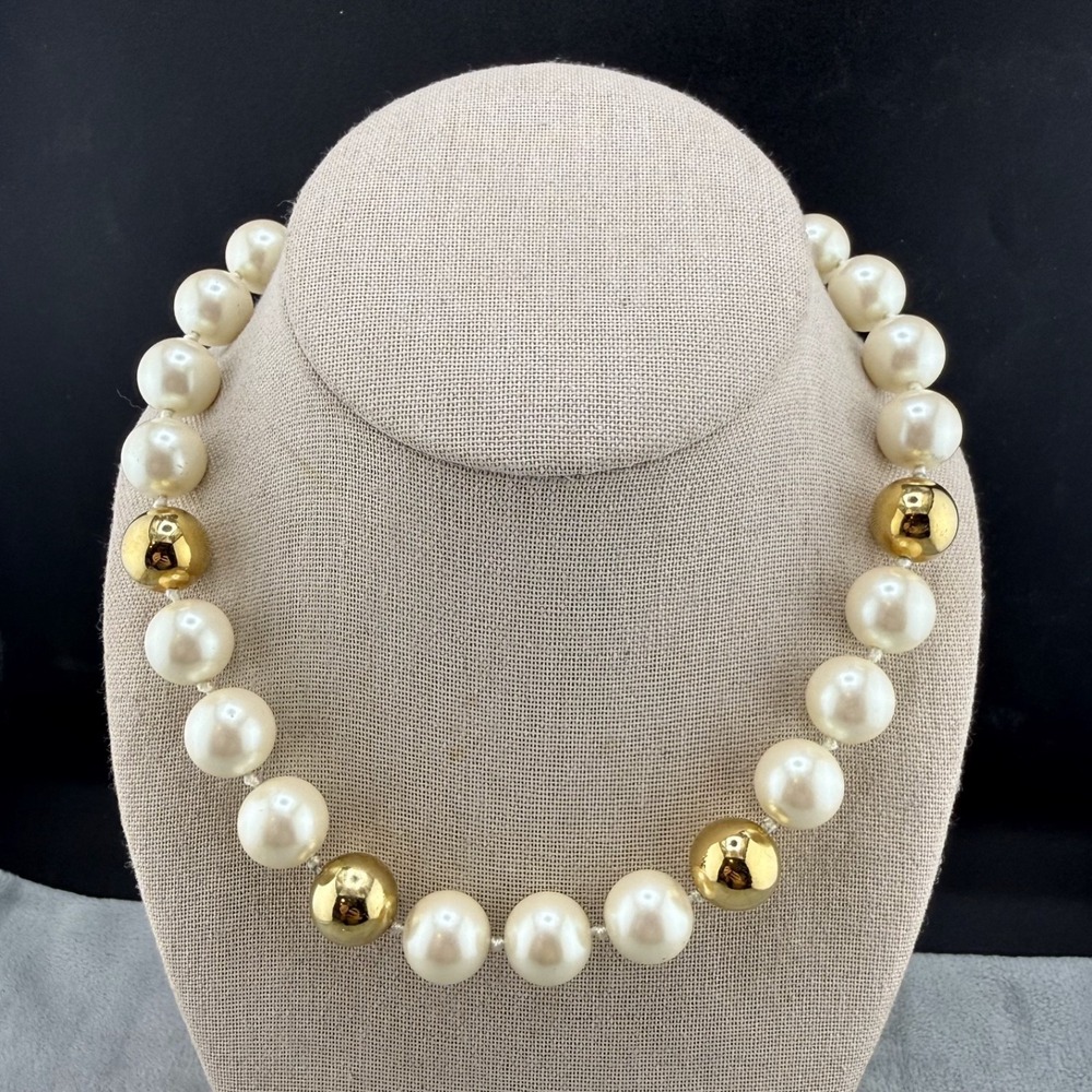 Vintage‎ Carolee Lux Necklace Gold Tone Imitation Pearl